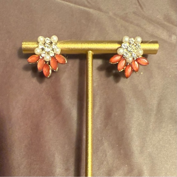 Vintage Coral and Pearl Floral Stud Earrings - Picture 2 of 7